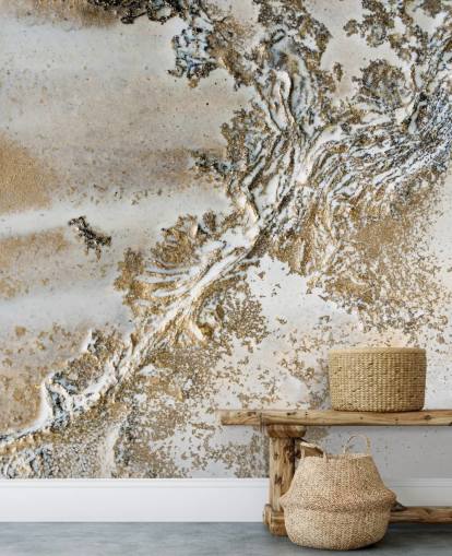 mural abstracto personalizado blanco y dorado llamado Entwined de Petra Meikle de Vlas para salas de estar, comedores y baños