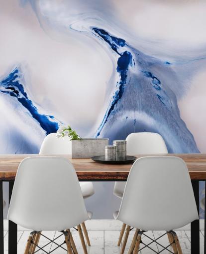 murale astratto personalizzabile blu e bianco chiamato Gentle Flow di Petra Meikle de Vlas murale astratto personalizzabile blu e bianco chiamato Gentle Flow di Petra Meikle de Vlas