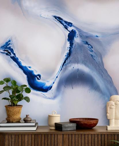 personalisierbares abstraktes Wandbild in Blau und Weiß namens Gentle Flow von Petra Meikle de Vlas