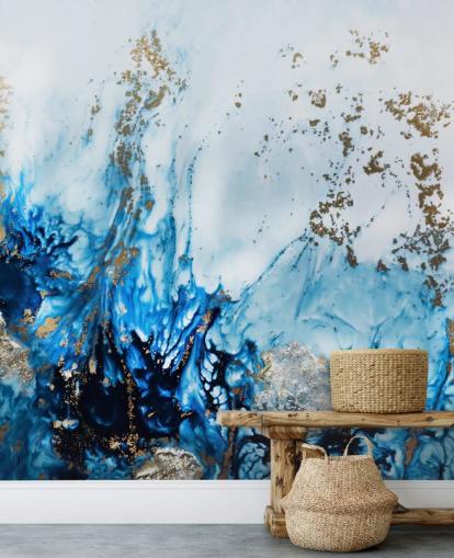 mural abstracto personalizable azul y dorado llamado Gently Drifting para dormitorios, salas de estar y baños