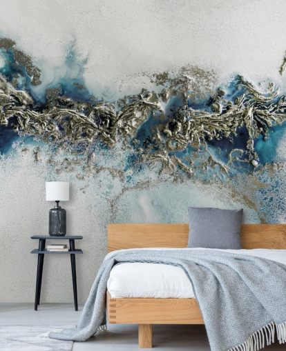 mural de pared abstracto personalizable blanco, azul y dorado llamado Gilded Weave de Petra Meikle de Vlas