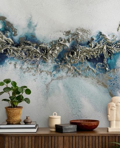 Personalisierbares abstraktes Wandbild in Weiß, Blau und Gold namens Gilded Weave von Petra Meikle de Vlas Personalisierbares abstraktes Wandbild in Weiß, Blau und Gold namens Gilded Weave von Petra Meikle de Vlas