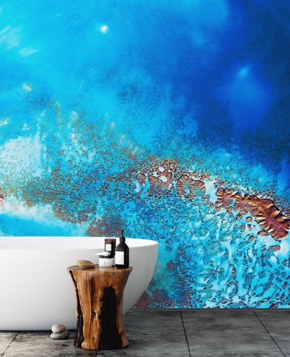 blauwe aanpasbare abstracte oceaanmuurschildering genaamd Into the Blue van Petra Meikle de Vlas voor badkamers en slaapkamers