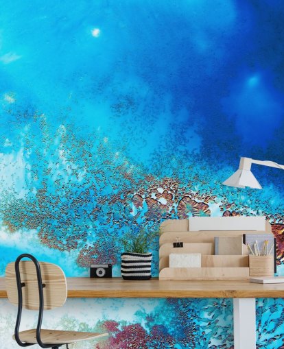 blauwe aanpasbare abstracte oceaanmuurschildering genaamd Into the Blue van Petra Meikle de Vlas voor badkamers en slaapkamers