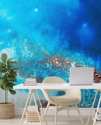 fresque murale abstraite bleue personnalisable sur l'océan appelée Into the Blue par Petra Meikle de Vlas pour les salles de bain et les chambres