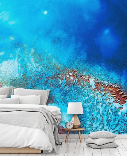 blaues personalisierbares abstraktes Ozean-Wandbild namens Into the Blue von Petra Meikle de Vlas für Badezimmer und Schlafzimmer