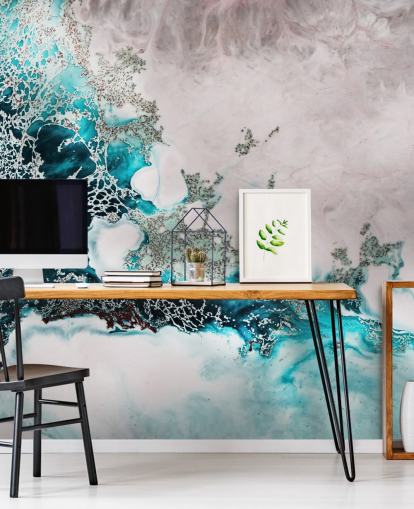 blauwe en blozende roze aangepaste abstracte oceaanmuurschildering genaamd Ocean Melody van Petra Meikle de Vlas voor badkamers en keukens