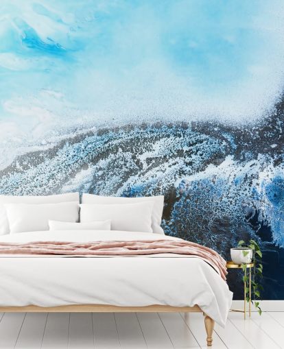 blaues personalisierbares abstraktes Wandbild namens Ocean Trance von Petra Meikle de Vlas für Badezimmer und Schlafzimmer