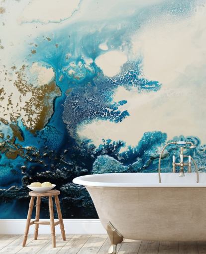 mural de parede abstrato personalizado em azul e branco chamado Royal Escape de Petra Meikle de Vlas