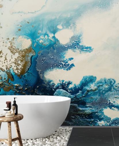 mural de parede abstrato personalizado em azul e branco chamado Royal Escape de Petra Meikle de Vlas