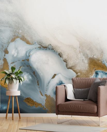 hvid, grå og guld tilpasselig abstrakt vægmaleri kaldet Swirl af Petra Meikle de Vlas