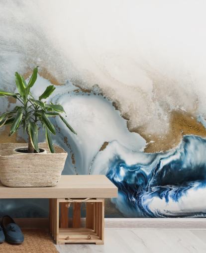 murale astratto personalizzabile bianco, grigio e oro chiamato Swirl di Petra Meikle de Vlas