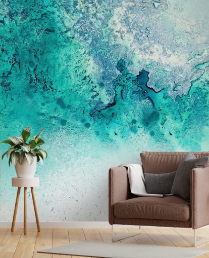 turkis tilpasselig abstrakt havvægmaleri kaldet Turquoise Whispering af Petra Meikle de Vlas