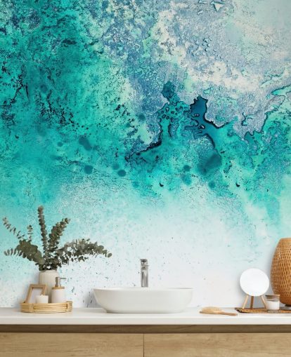 türkisfarbenes personalisierbares abstraktes Ozean-Wandbild namens Turquoise Whispering von Petra Meikle de Vlas