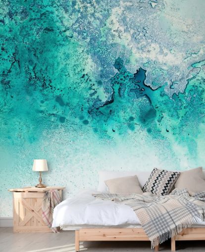 türkisfarbenes personalisierbares abstraktes Ozean-Wandbild namens Turquoise Whispering von Petra Meikle de Vlas