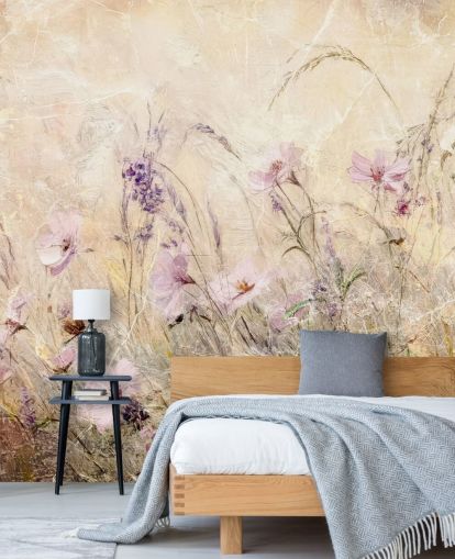 gelbes und lila individuelles Wiesenwandbild namens Distressed Floral Meadow II von Rafal Kulik gelbes und lila individuelles Wiesenwandbild namens Distressed Floral Meadow II von Rafal Kulik