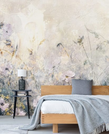 färgglad anpassningsbar vintage blommig tapetväggmålning som heter Distressed Floral Meadow av Rafal Kulik