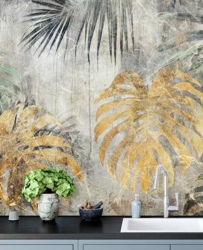 groene, gouden en grijze aanpasbare jungle muurschildering genaamd Distressed Jungle Leaves VII van Rafal Kulik