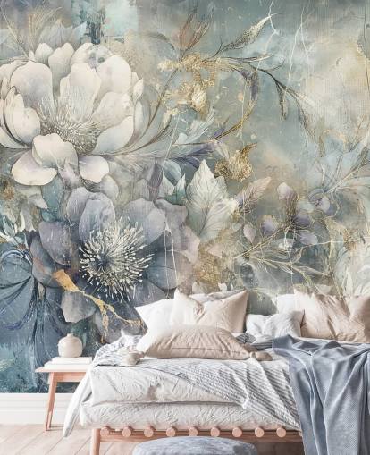 sinivalkoinen muokattava kukkatapetti nimeltä Distressed Large Florals by Rafal Kulik