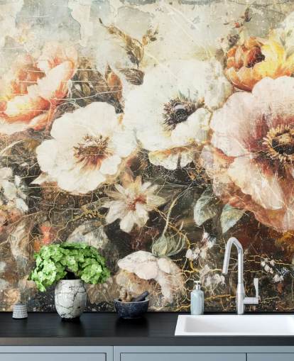 mural de papel pintado vintage personalizable llamado Distressed Vintage Florals II de Rafal Kulik