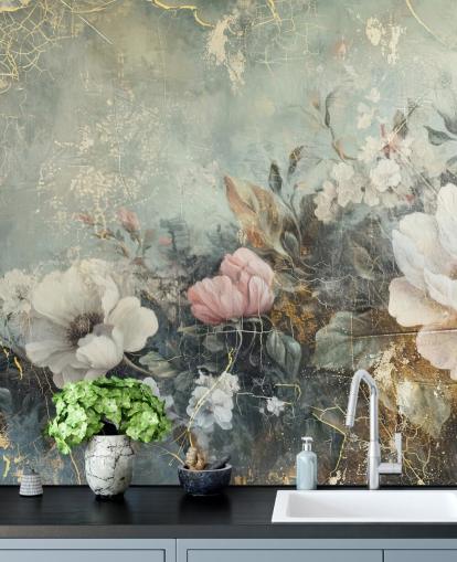 vaaleansininen suuri kukka-seinämaalaus nimeltä Distressed Vintage Florals by Rafal Kulik makuuhuoneisiin ja oleskelutiloihin