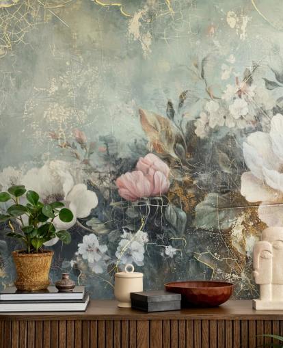 grande murale floreale blu chiaro chiamato Distressed Vintage Florals di Rafal Kulik per camere da letto e salotti