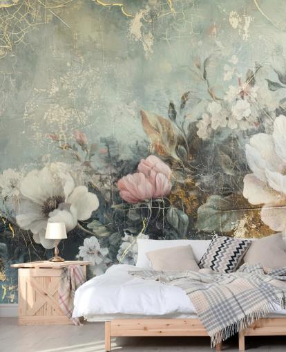 lichtblauwe grote bloemenmuurschildering genaamd Distressed Vintage Florals van Rafal Kulik voor slaapkamers en lounges