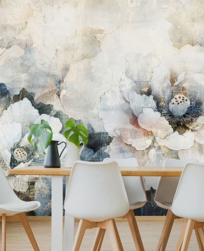 witte op maat gemaakte bloemenbehangmuurschildering genaamd Distressed White Florals II van Rafal Kulik