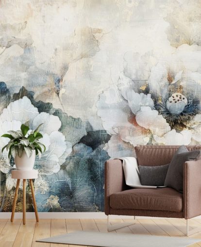 hvitt tilpasset blomstertapet veggmaleri kalt Distressed White Florals II av Rafal Kulik
