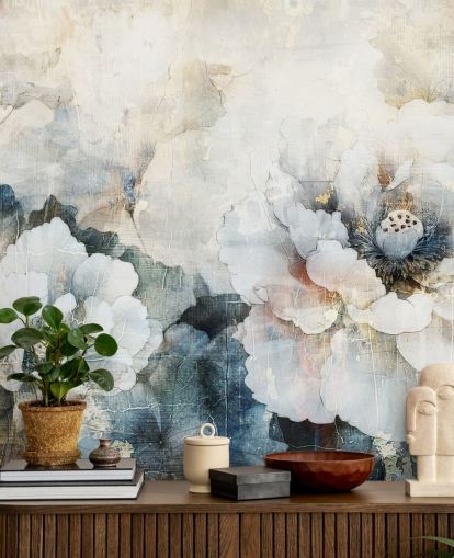 vit anpassad blommig tapetväggmålning kallad Distressed White Florals II av Rafal Kulik vit anpassad blommig tapetväggmålning kallad Distressed White Florals II av Rafal Kulik