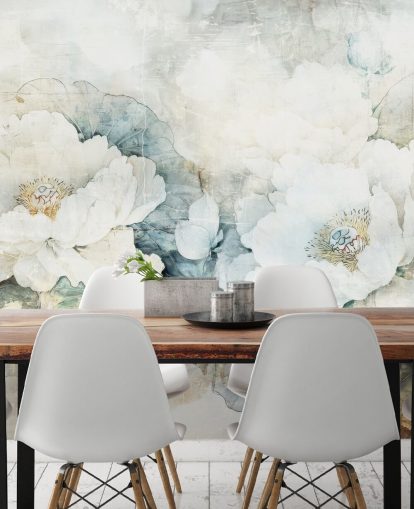 hvidt tilpassbart blomstervægmaleri kaldet Distressed White Florals III af Rafal Kulik