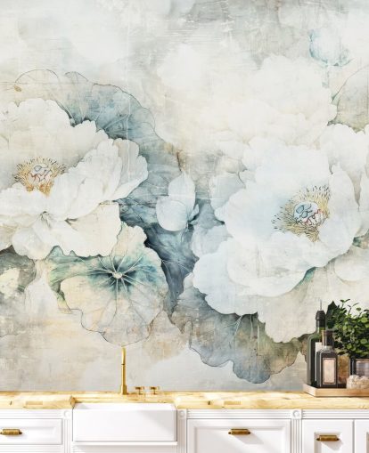 hvitt tilpassbart blomsterveggmaleri kalt Distressed White Florals III av Rafal Kulik