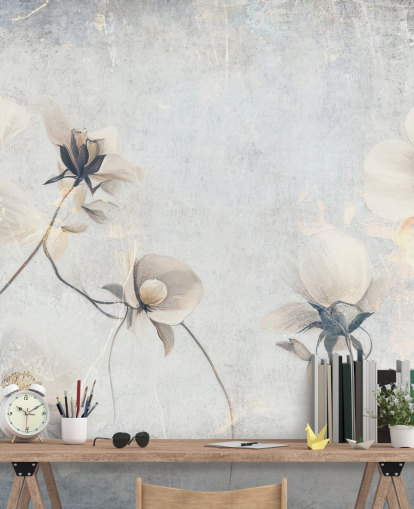 vit anpassningsbar vintage tapetväggmålning kallad Distressed White Florals av Rafal Kulik för sovrum och lounger