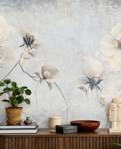 hvidt tilpasseligt vintage tapetmaleri kaldet Distressed White Florals af Rafal Kulik til soveværelser og lounger