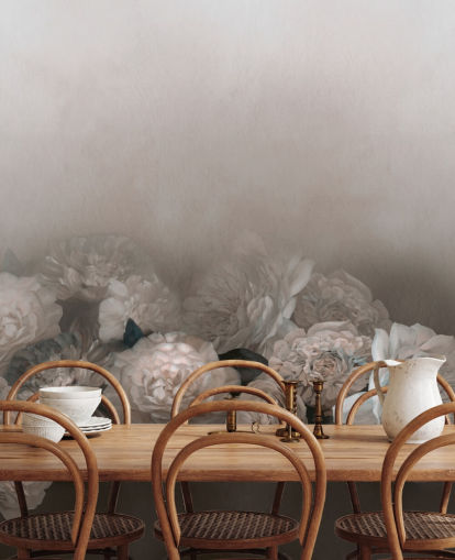 braunes Blumenwandbild namens Amoura II von Loris Drago für Schlafzimmer und Wohnzimmer