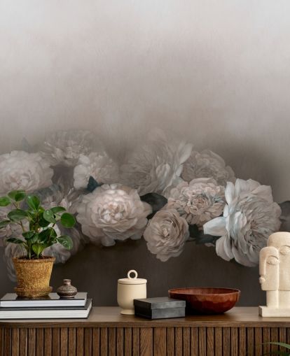 braunes Blumenwandbild namens Amoura II von Loris Drago für Schlafzimmer und Wohnzimmer