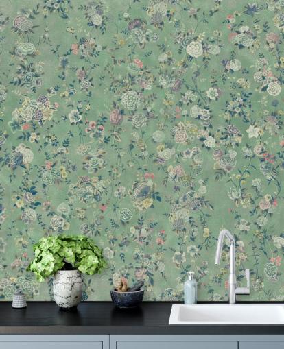 grünes personalisierbares Blumenwandbild namens Aureline von Loris Drago für Esszimmer und Wohnzimmer