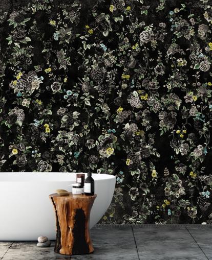 donkere op maat gemaakte vintage bloemenmuurschildering genaamd Aureline IV van Loris Drago voor slaapkamers en gangen