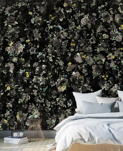 donkere op maat gemaakte vintage bloemenmuurschildering genaamd Aureline IV van Loris Drago voor slaapkamers en gangen