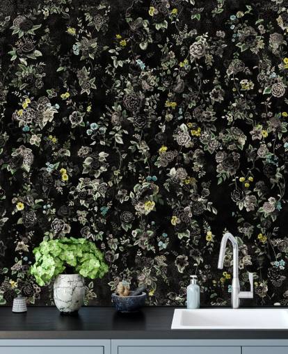 mural floral vintage personalizado escuro chamado Aureline IV de Loris Drago para quartos e corredores