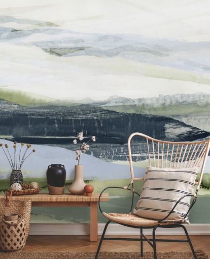 sininen ja vihreä Lara Eckermanin abstrakti seinämaalaus nimeltä After the Rain II kylpyhuoneisiin ja makuuhuoneisiin