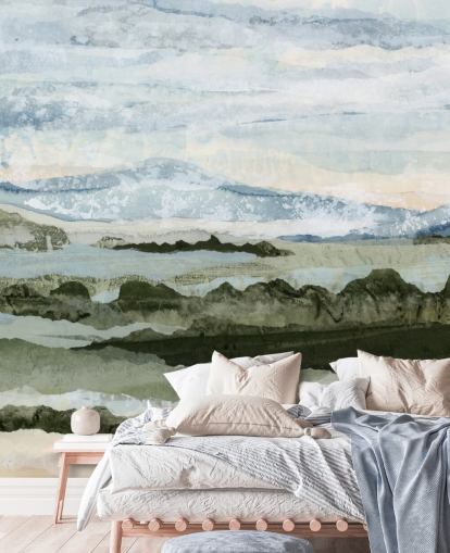 blaues und grünes individuelles abstraktes Wandbild namens Among the Hedges von Lara Eckerman für Esszimmer und Wohnzimmer