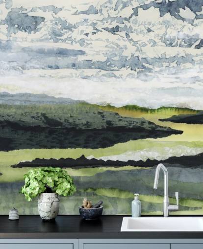 Grünes, blaues und weißes abstraktes Landschaftsgemälde namens Winding River von Lara Eckerman