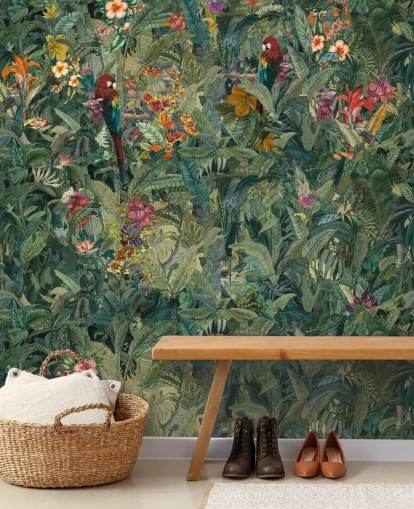 fresque murale verte personnalisée en forme de feuille de jungle appelée Selvanea par Loris Drago pour les couloirs et les salles à manger