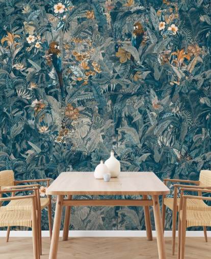 murale personalizzato con foglie di giungla blu e grigio chiamato Selvanea II di Loris Drago per camere da letto, sale da pranzo e salotti murale personalizzato con foglie di giungla blu e grigio chiamato Selvanea II di Loris Drago per camere da letto, sale da pranzo e salotti