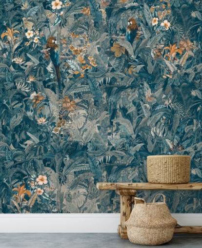 murale personalizzato con foglie di giungla blu e grigio chiamato Selvanea II di Loris Drago per camere da letto, sale da pranzo e salotti murale personalizzato con foglie di giungla blu e grigio chiamato Selvanea II di Loris Drago per camere da letto, sale da pranzo e salotti