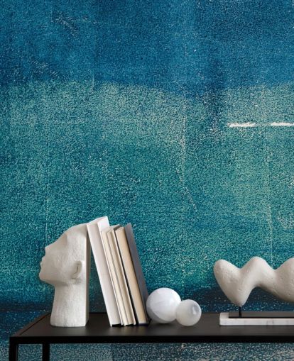 fresque murale abstraite bleue personnalisée appelée Painted Textures par Tim Mossholder pour les salles de bain, les couloirs et les cuisines