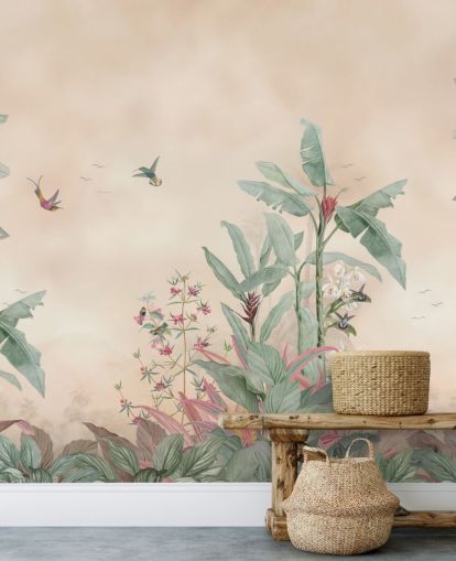 beige, groene en roze op maat gemaakte junglemuurschildering genaamd Vintage Borneo Jungle van Bloomery Decor beige, groene en roze op maat gemaakte junglemuurschildering genaamd Vintage Borneo Jungle van Bloomery Decor