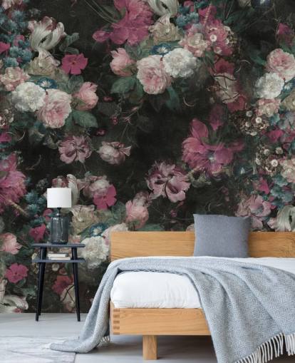 lyserødt og hvidt brugerdefineret barok blomstermaleri kaldet Moody Baroque Floral Scene af Bloomery Decor