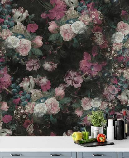 lyserødt og hvidt brugerdefineret barok blomstermaleri kaldet Moody Baroque Floral Scene af Bloomery Decor